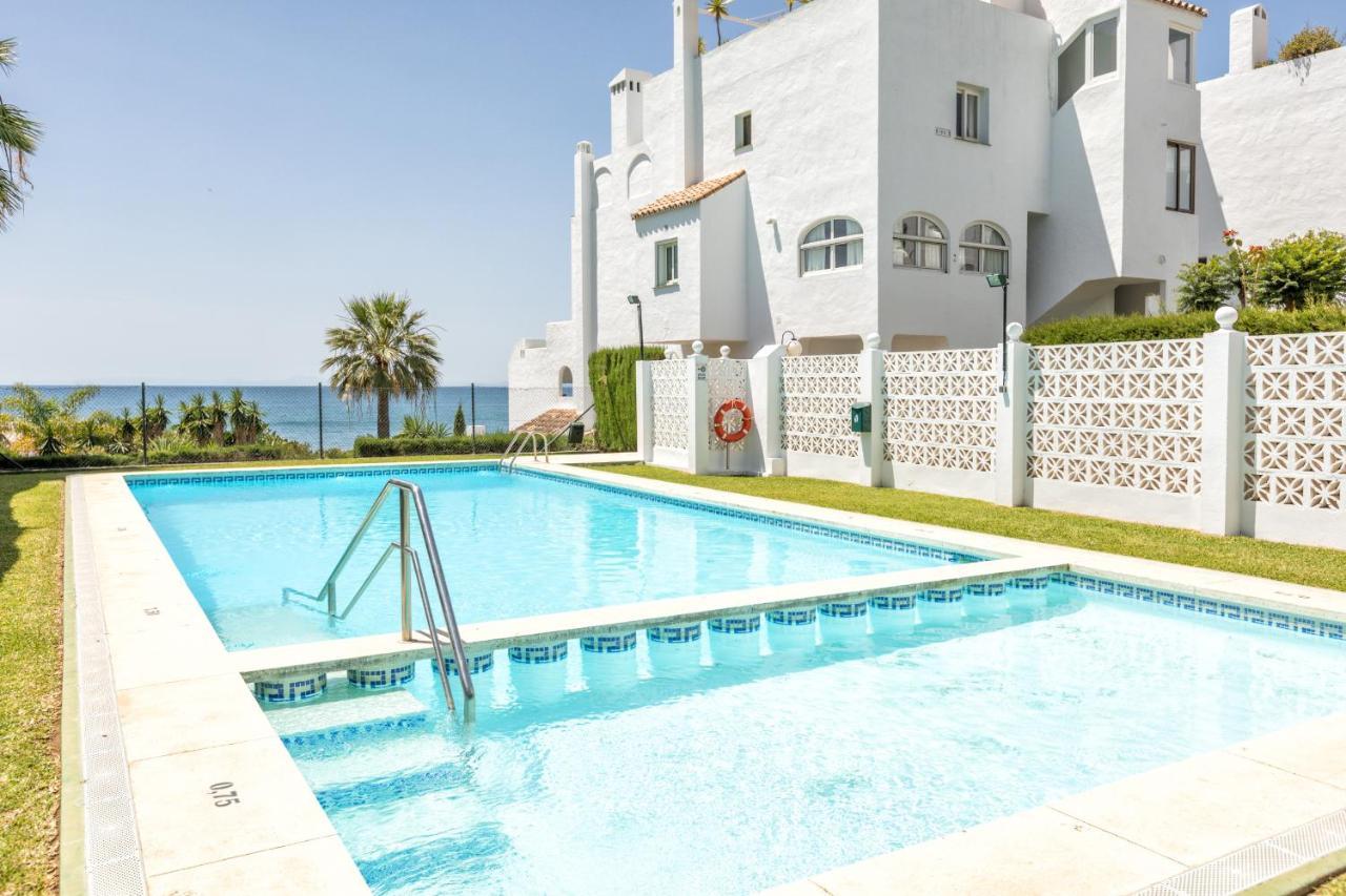 Front Sea View Apartment Estepona Eksteriør bilde
