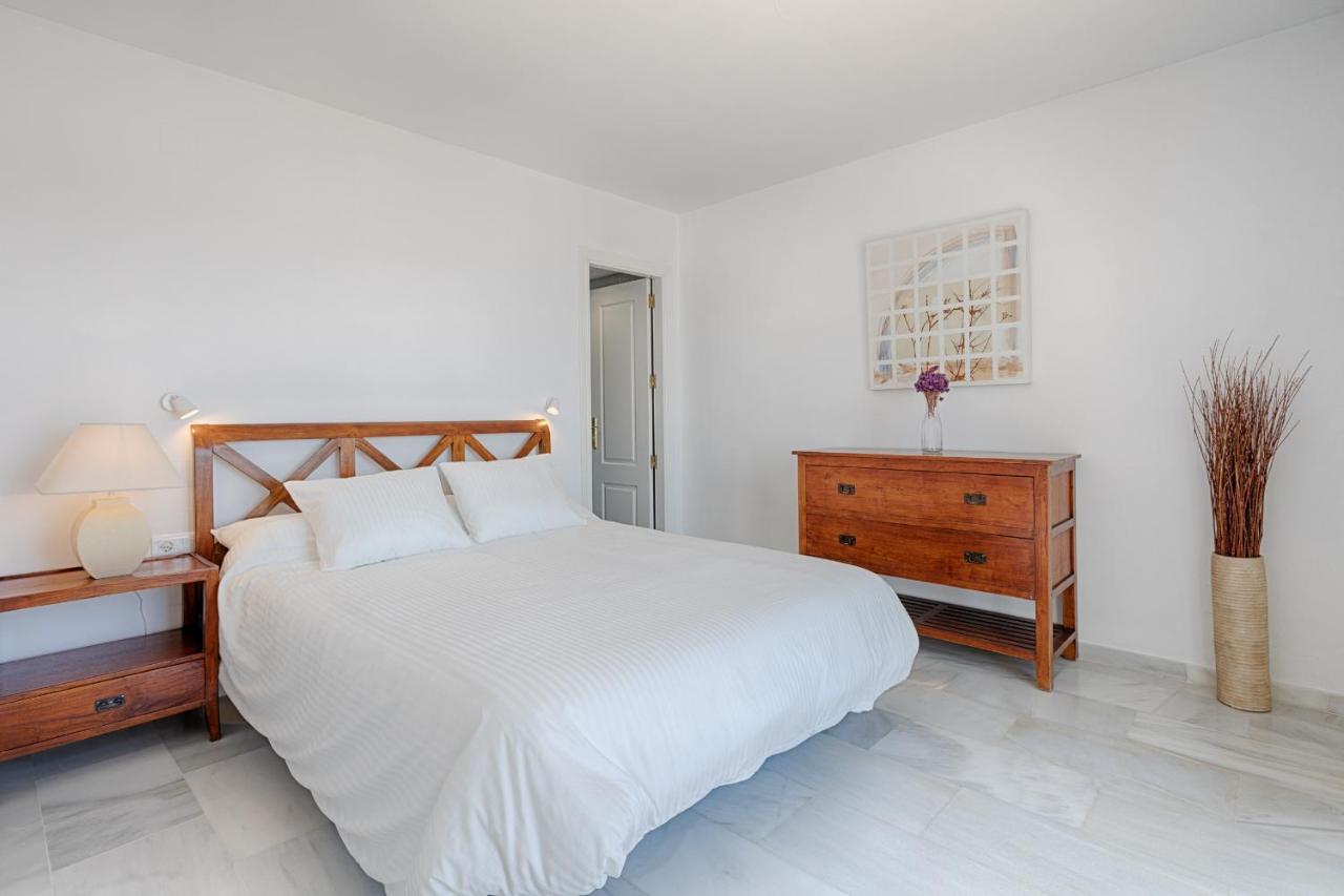 Front Sea View Apartment Estepona Eksteriør bilde