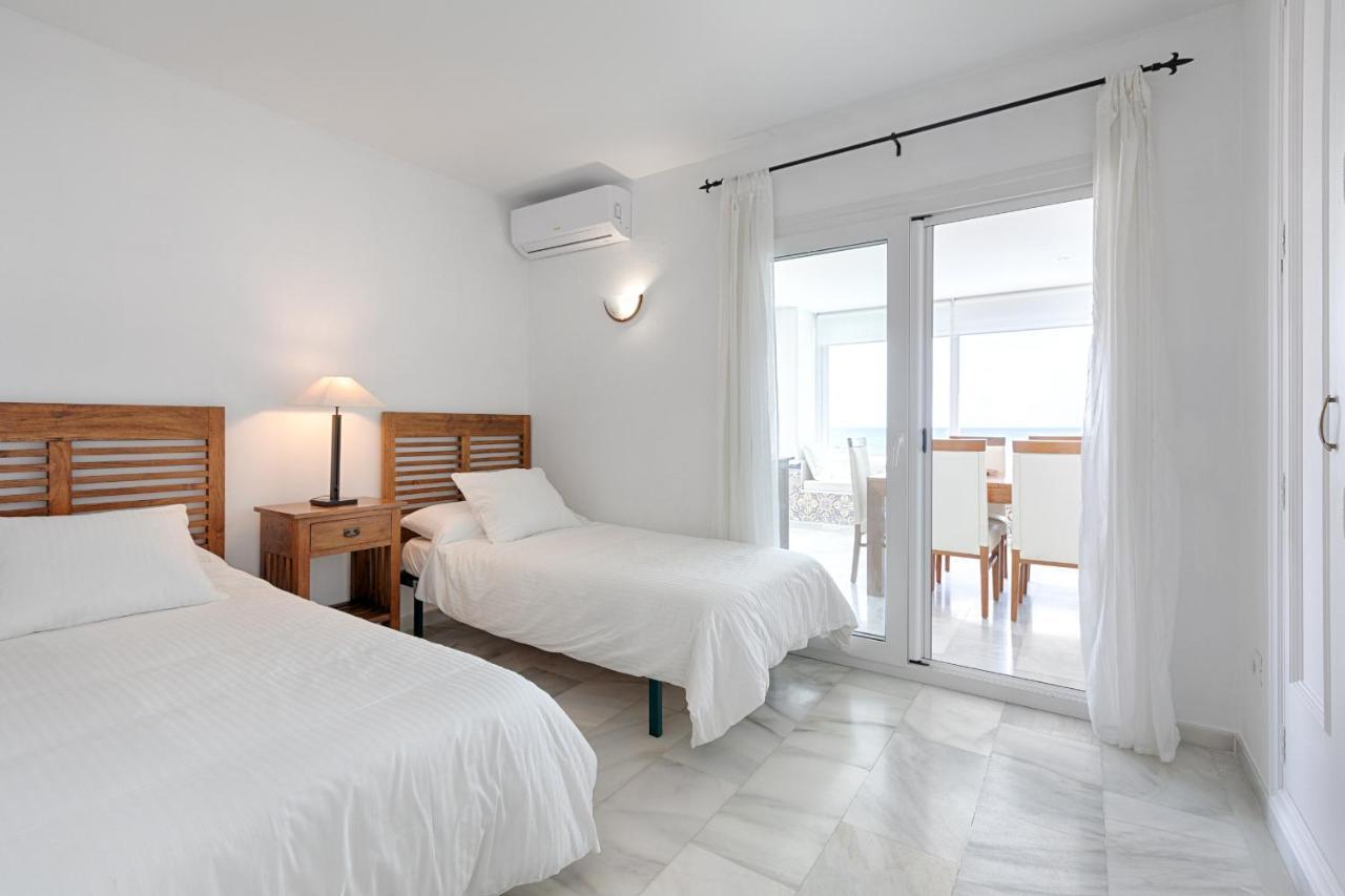 Front Sea View Apartment Estepona Eksteriør bilde