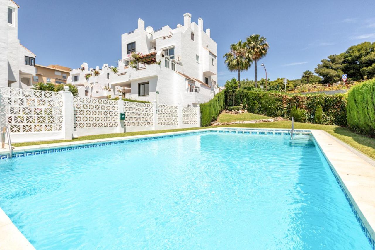 Front Sea View Apartment Estepona Eksteriør bilde